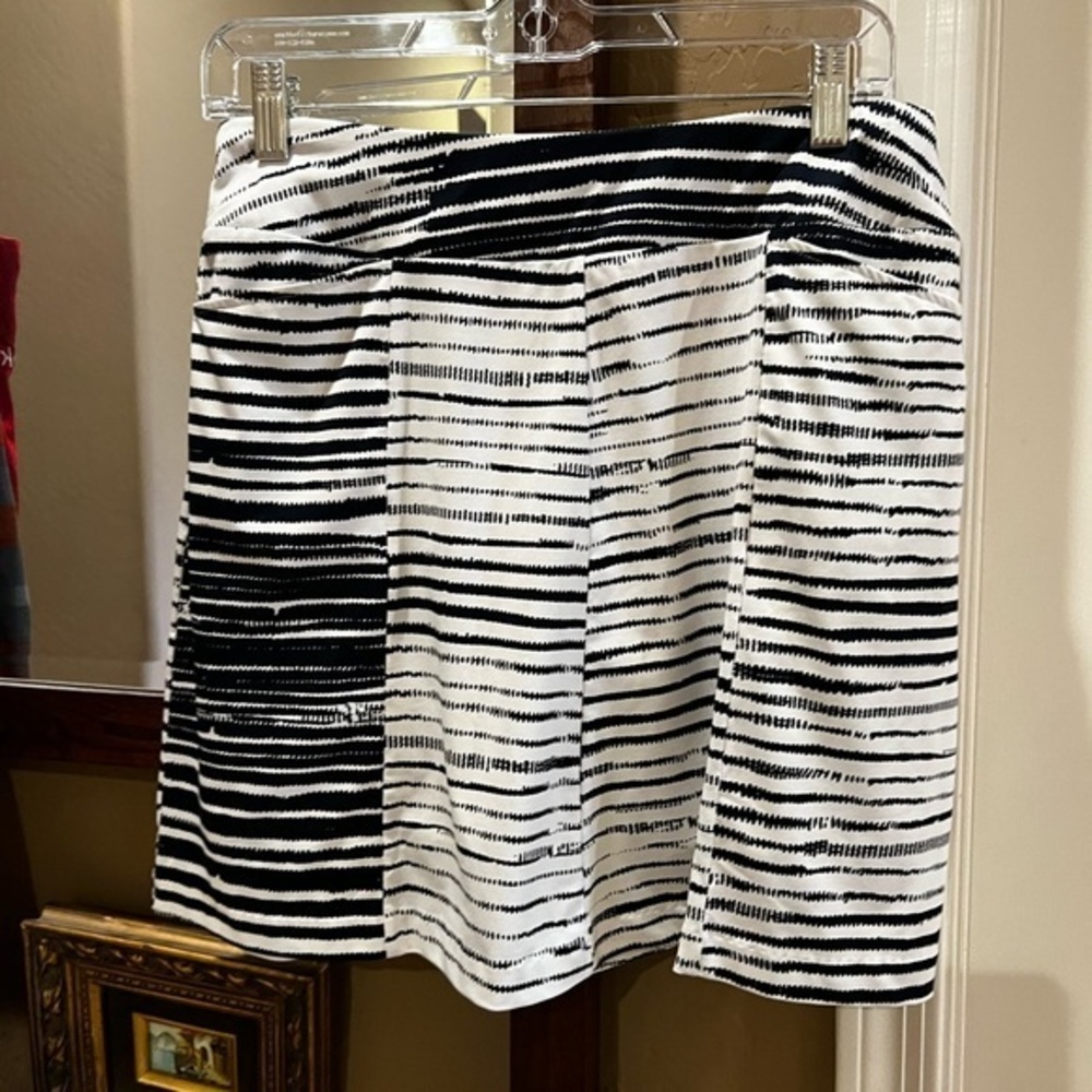 Tail Golf Skort Striped Black & White Pull-on Size Small